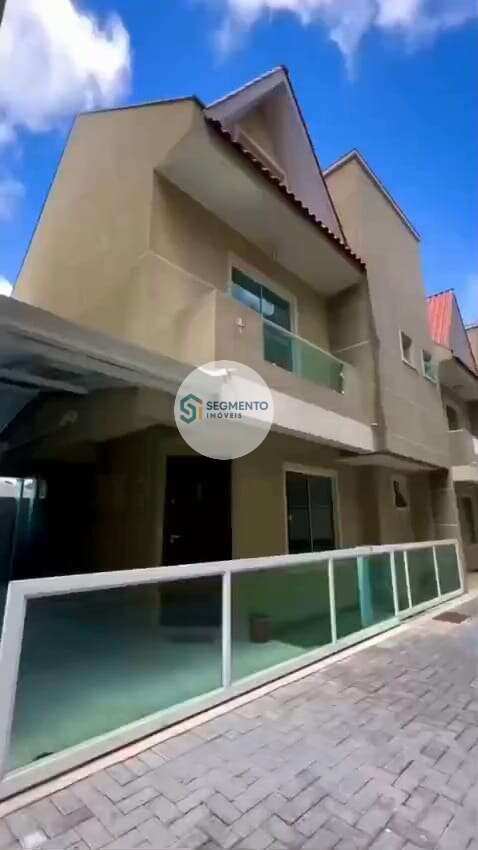 Sobrado Triplex à venda no Portão - Segmento Imóveis